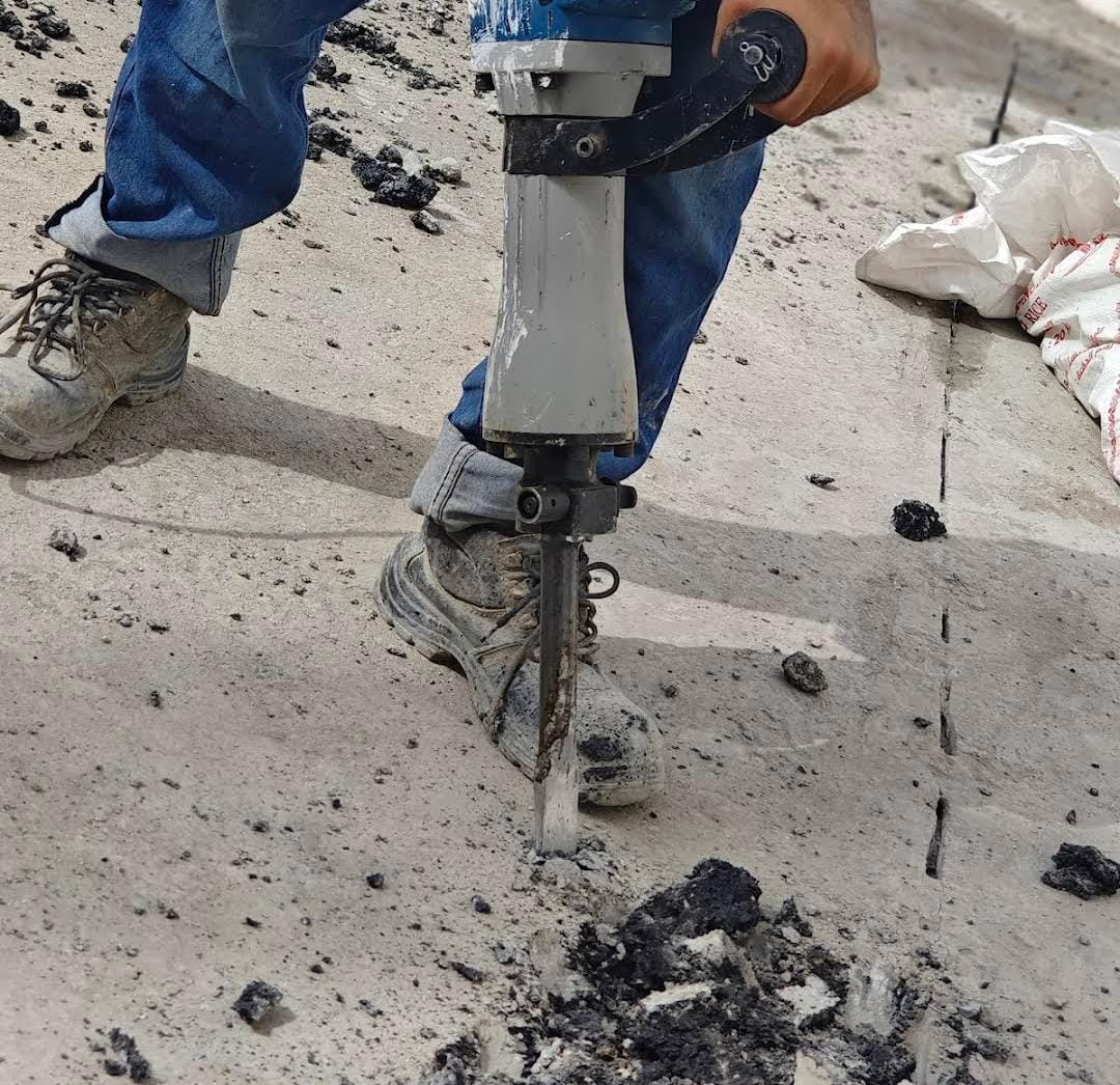 concrete demolition saw cutting UAE road cutting wall saw slab cutting services