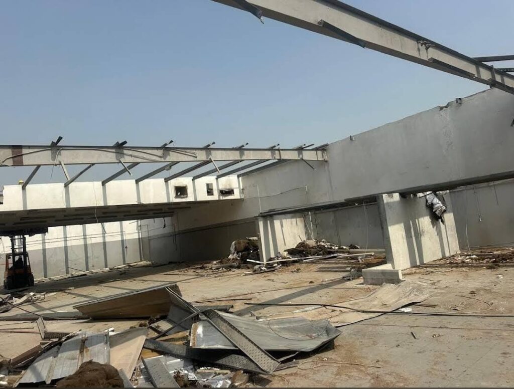 Construction garbage and demolition waste removal in UAE with professional cleanup and debris disposal services